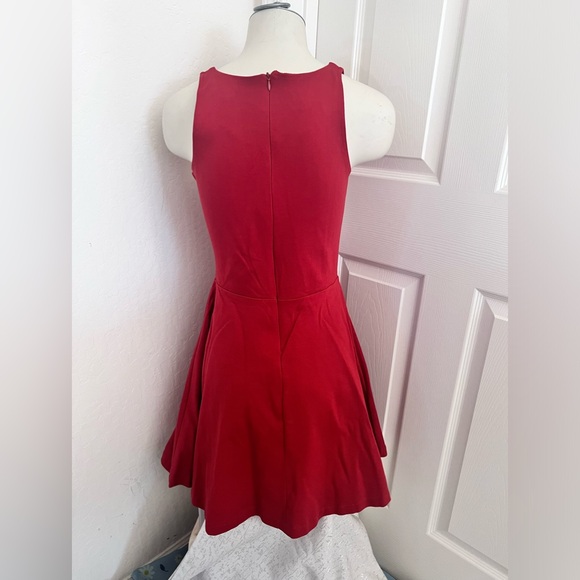 NWT Danian Women's Red Sleeveless Round Neck Back Zip Short Mini Dress - Picture 3 of 5